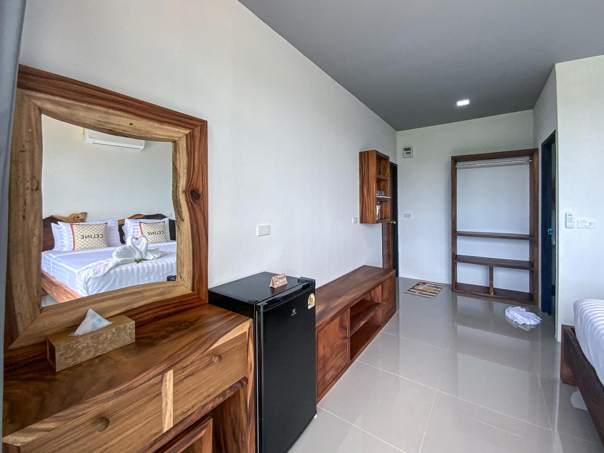 Samet Nangshe Goodview Hotell Takua Thung Exteriör bild