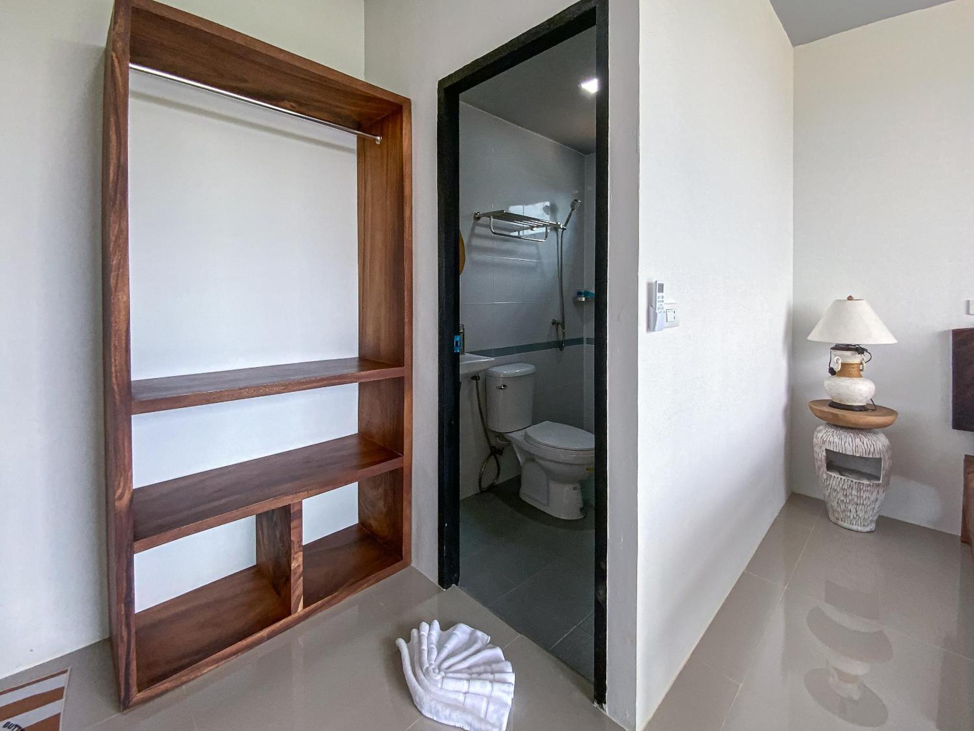 Samet Nangshe Goodview Hotell Takua Thung Exteriör bild